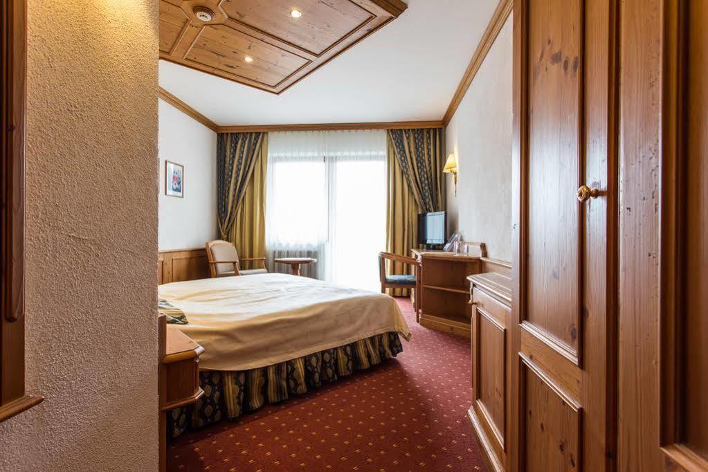 Alte Schmiede Hotel Leutasch Eksteriør billede